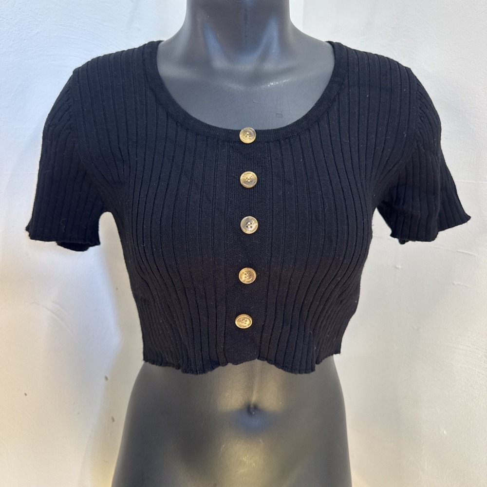 Ijoah Women Ribbed Black With Brown Buttons Crop Top Feminine Beach Vacation